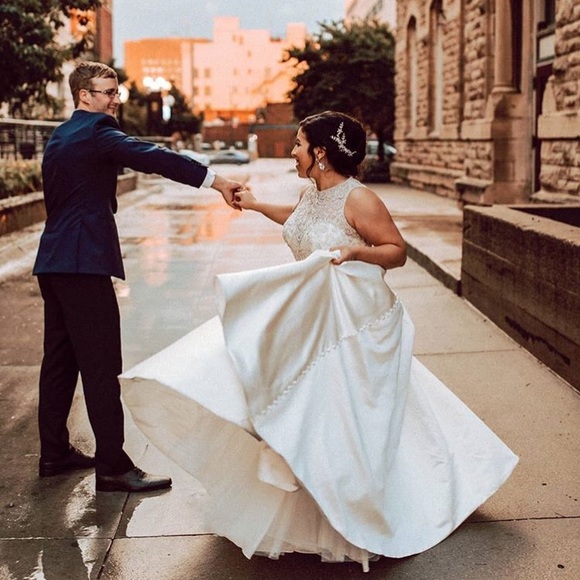 Meet your Posher, Alicia - Picture 2 of 4